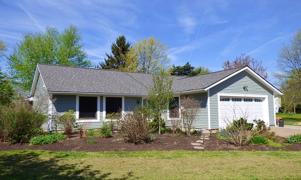 3 bed, 1443 sqft, $2,335 — Photo 1