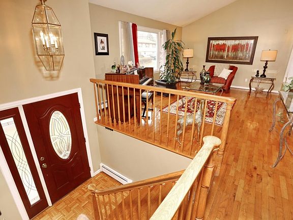 3rd image of 179 Palisade Ave