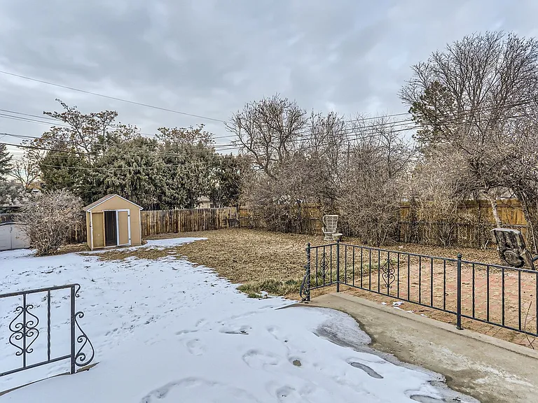 849 Grape St — Photo 25