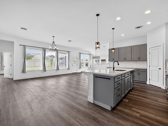 5th image of 104 Joseph Hawkins Ln