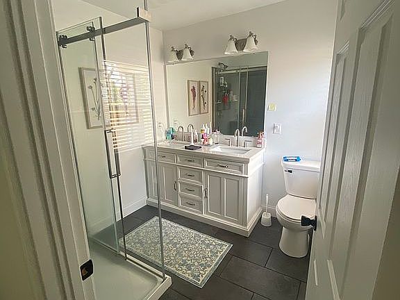 3rd image of 3109 E Cherry St
