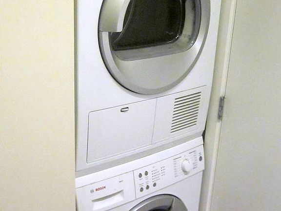 5th image of 901 Bush St APT 507