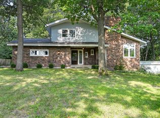 10S666 Oak Hill Ct, Burr Ridge, IL 60527