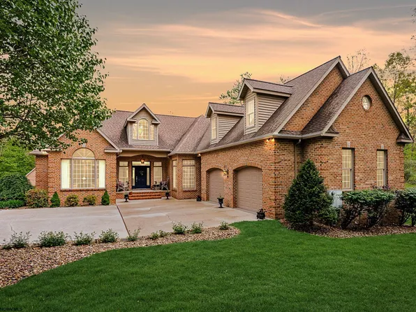 1001 Sutter Ln, Oakland, MD 21550