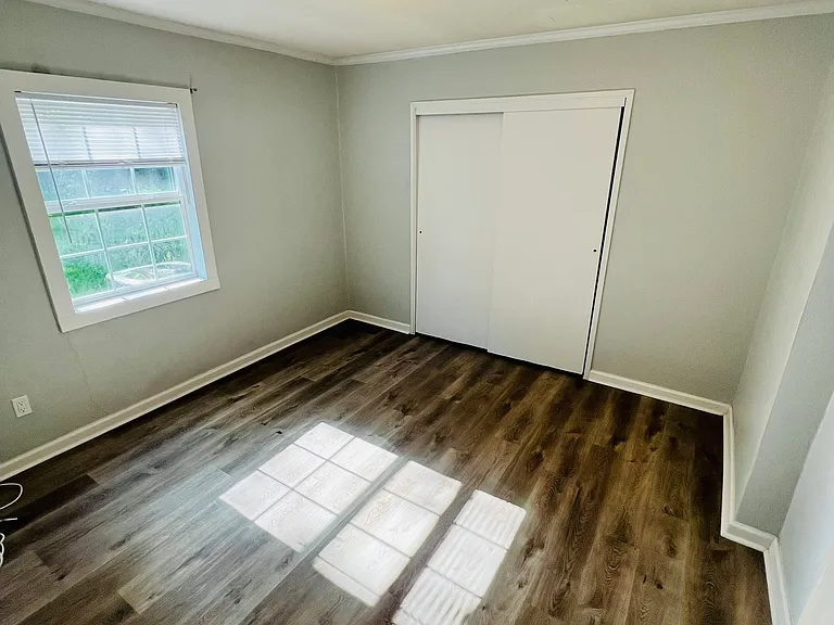 605 Mohican Ave — Photo 5