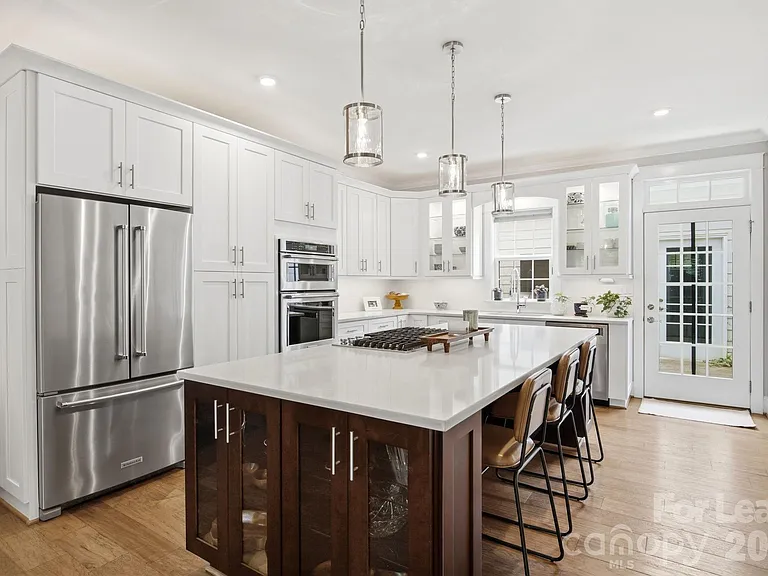 519 Griffith Village Ln — Photo 10