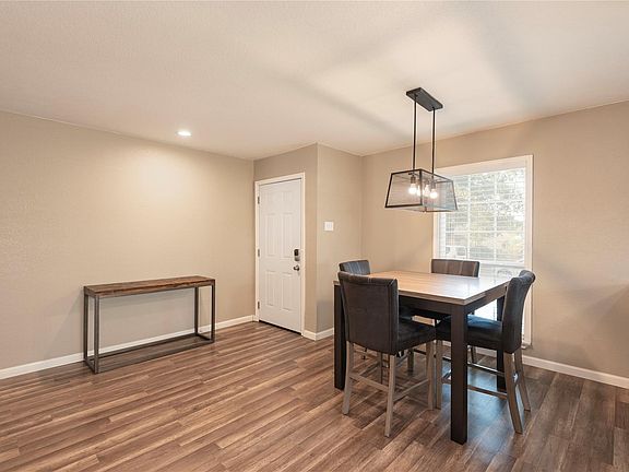 5th image of 2211 Yewpon Dr