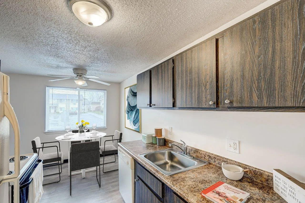 Hilton Village Apartment Homes — Photo 4