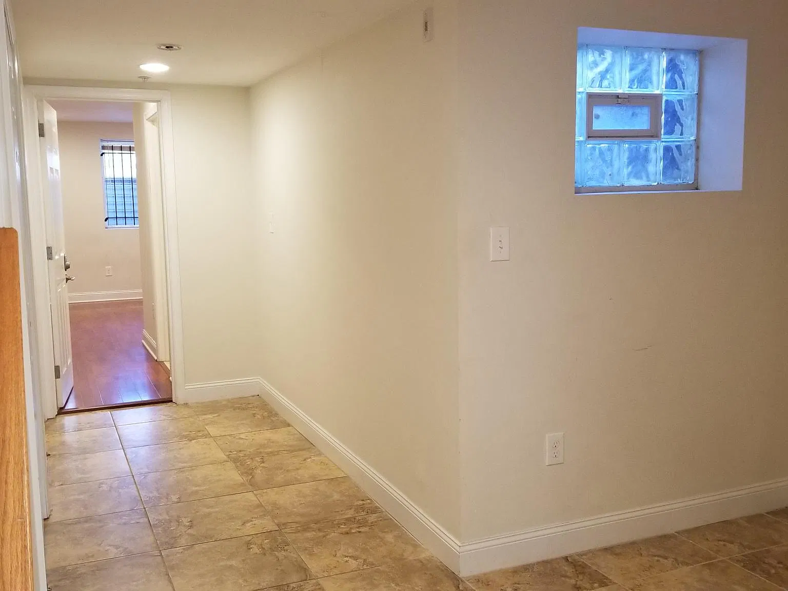 1 bed, $650 — Photo 2