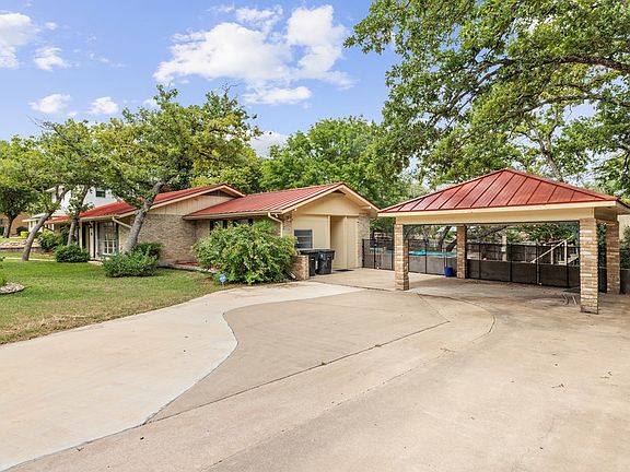 3rd image of 308 Tanglewood Dr
