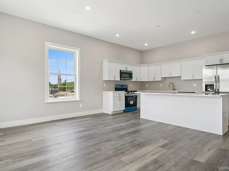 153 Greenwich Ave #201 — Photo 4