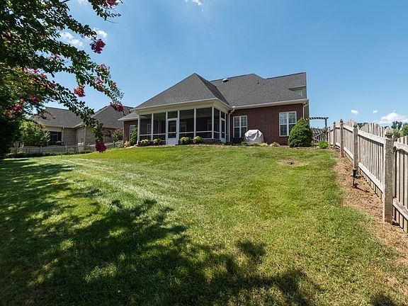 4th image of 12841 Edgebrook Way