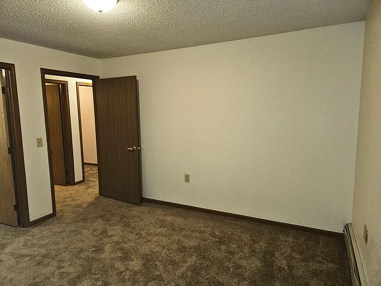 River Terrace Apartments — Photo 25