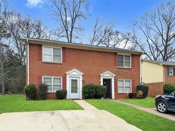 5223 Ridge Forest Dr, Stone Mountain, GA 30083