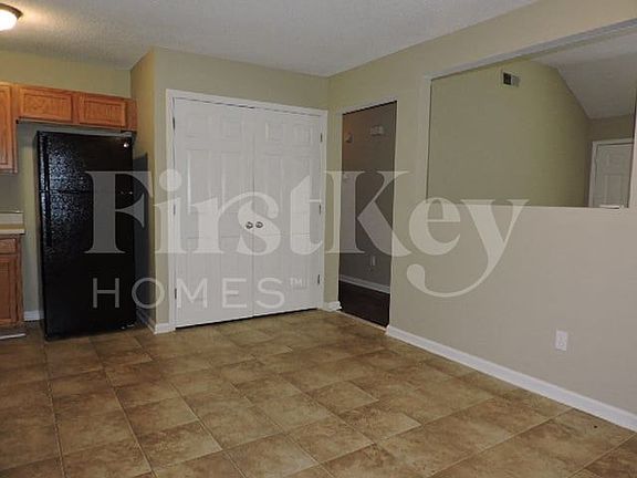 5th image of 2631 Parkview Dr