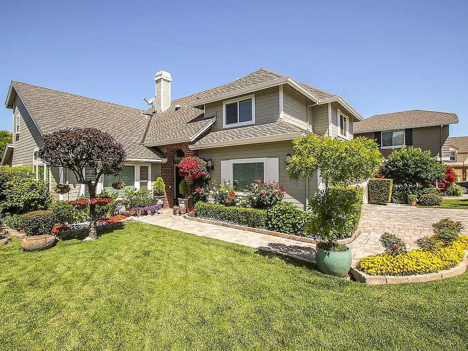 1st image of 909 Clipper Ln