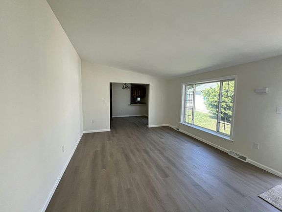 2nd image of 65 Oakmont Dr #10065