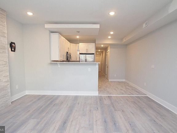 3rd image of 2423 Frankford Ave Unit 2