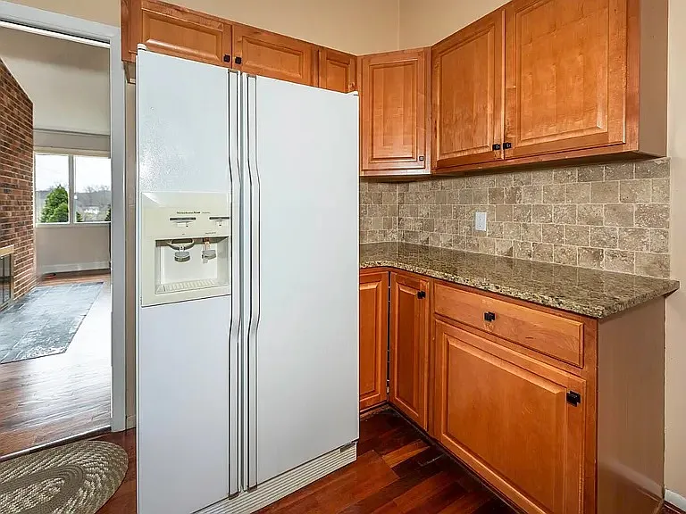 1358 Arroyo Dr — Photo 5
