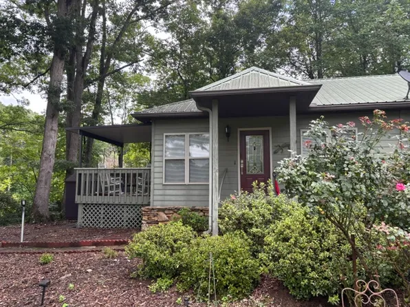 2119B Goat Neck Rd, Cleveland, GA 30528