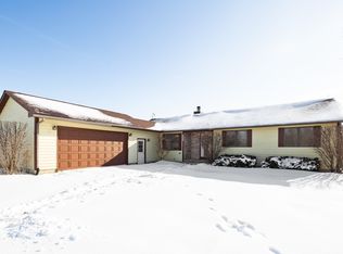 925 Amber Ln, Lake Villa, IL 60046