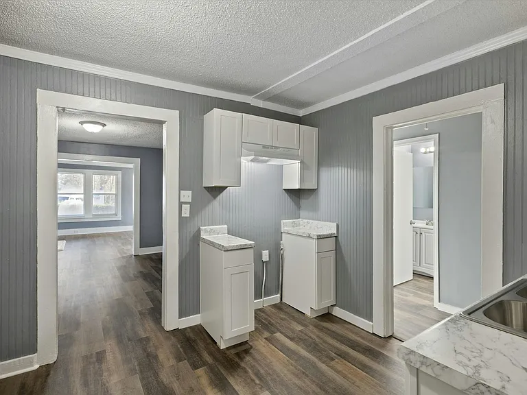 425 Carpenter St — Photo 6