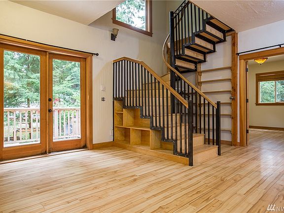 4th image of 2888 Cedar Ave