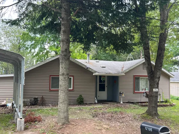 12195 Doty St, Atlanta, MI 49709