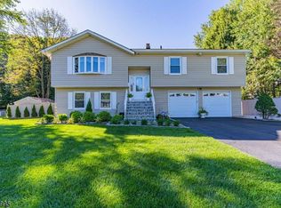 37 Queens Rd, Rockaway, NJ 07866