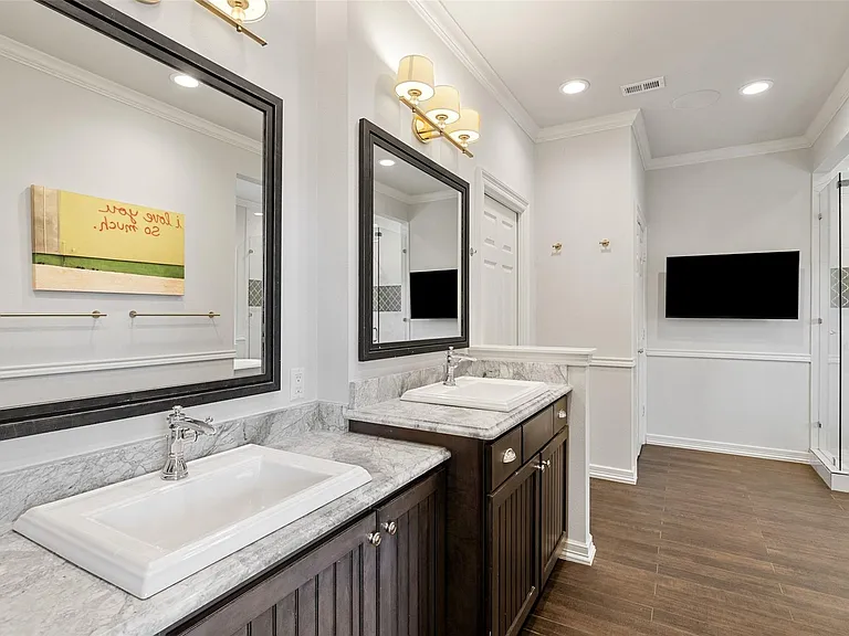 2922 Thousand Oaks Dr — Photo 17