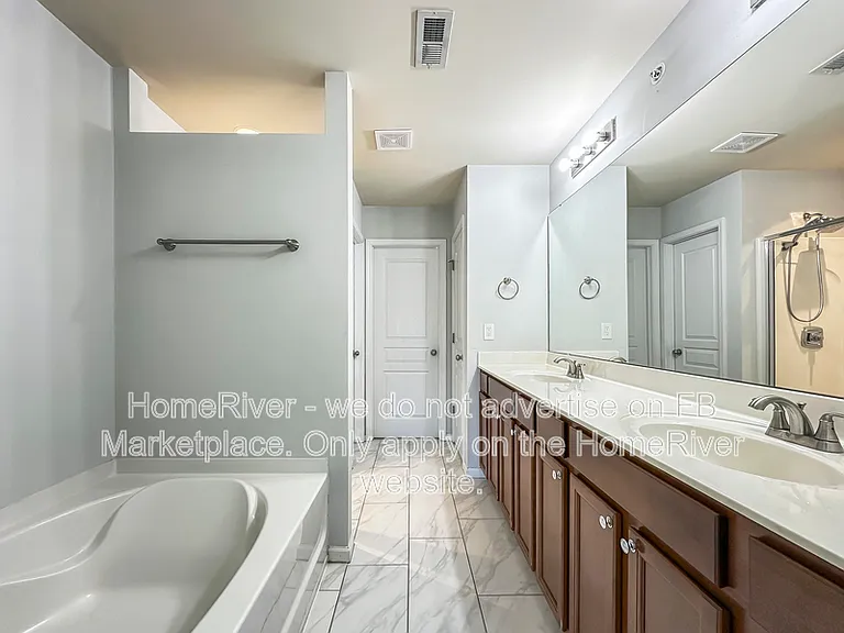 8104 Yaxley Hall Dr — Photo 11