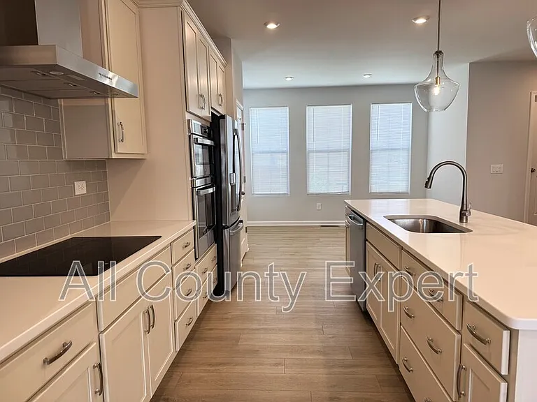2817 Beacon Bend Xing — Photo 10