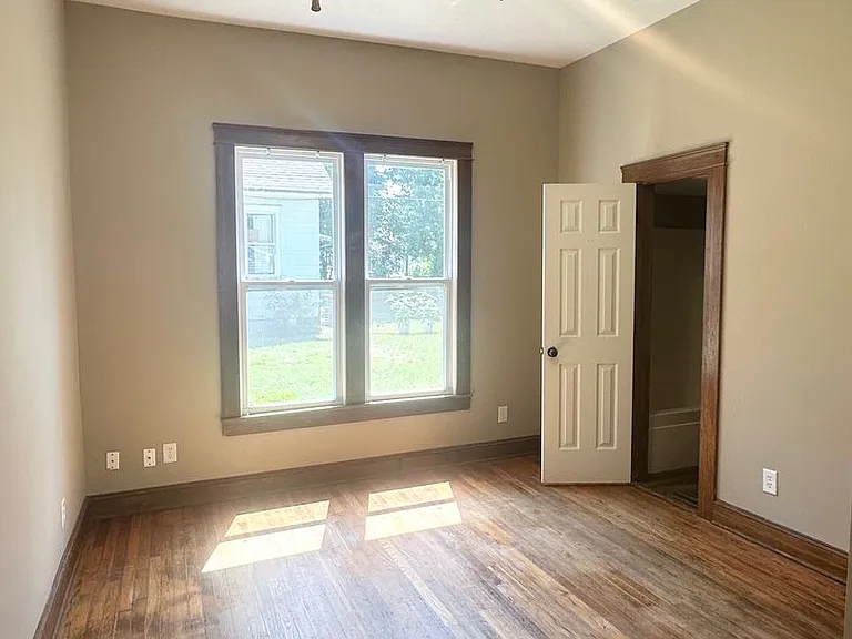 616 W Webster St — Photo 11