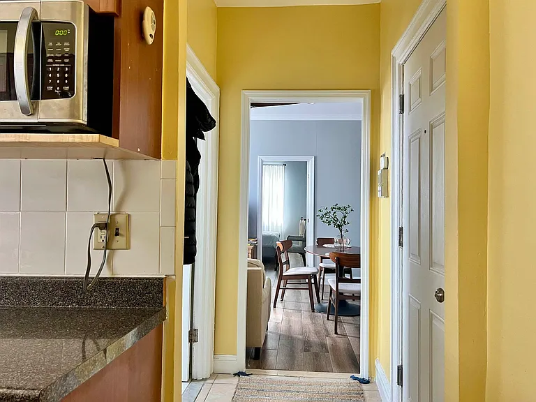 7812 Hudson Ave — Photo 6
