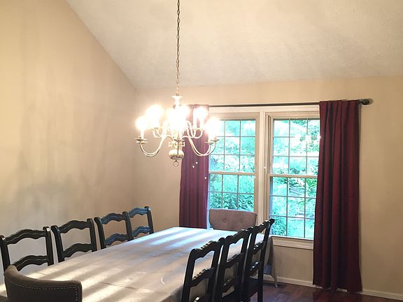 3rd image of 328 Spruce Hill Dr