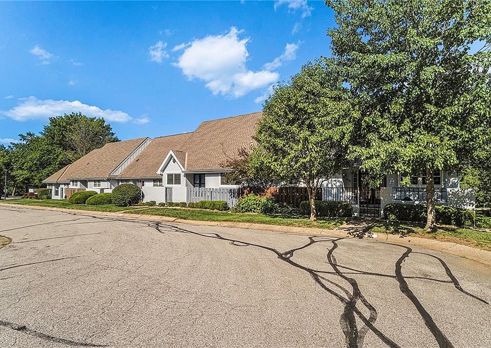 217 Woodbridge Ln, Kansas City, MO 64145 MLS 2436242 Zillow