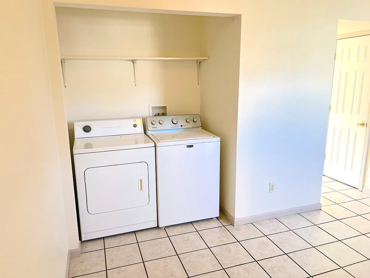 Laundry - 1600 N Elm St #G