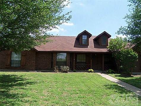 1st image of 308 Creekview Cir