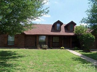 308 Creekview Cir, Crandall, TX 75114