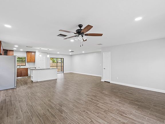 5th image of 14732 Lake Forest Dr