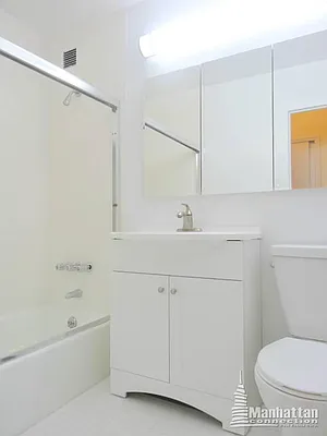 Rented by Manhattan Connection | media 16