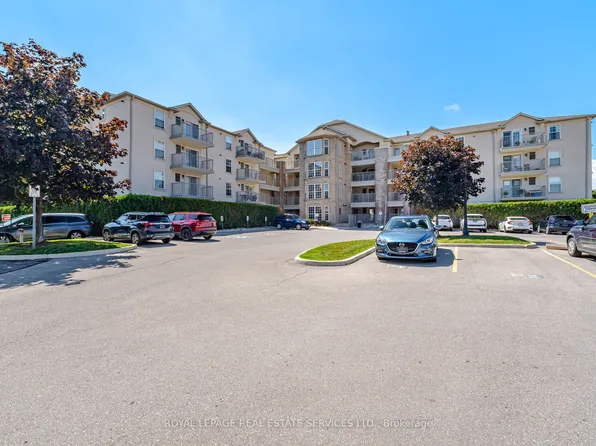 1490 Bishops Gate Unit 209, Oakville, ON L6M 4N3