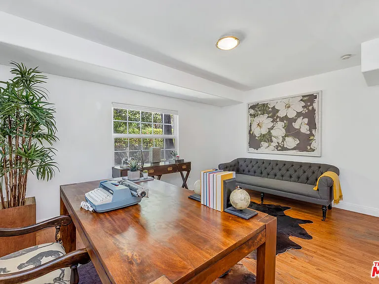 13230 Hesby St — Photo 19