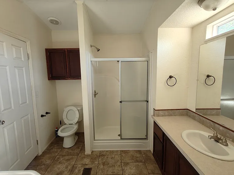 3208 E Peachtree Ave — Photo 16