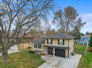 1433 N 7th Ave E, Newton, IA 50208