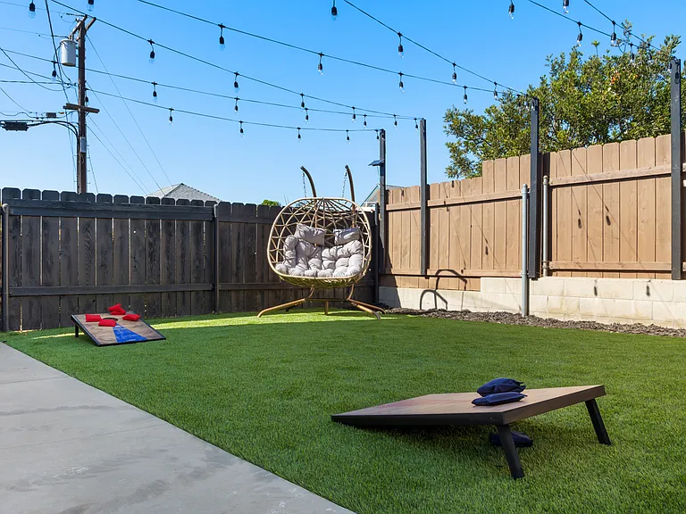 1217 Vega St — Photo 18