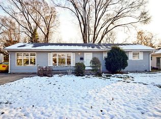 497 N Silverleaf Blvd, Carol Stream, IL 60188