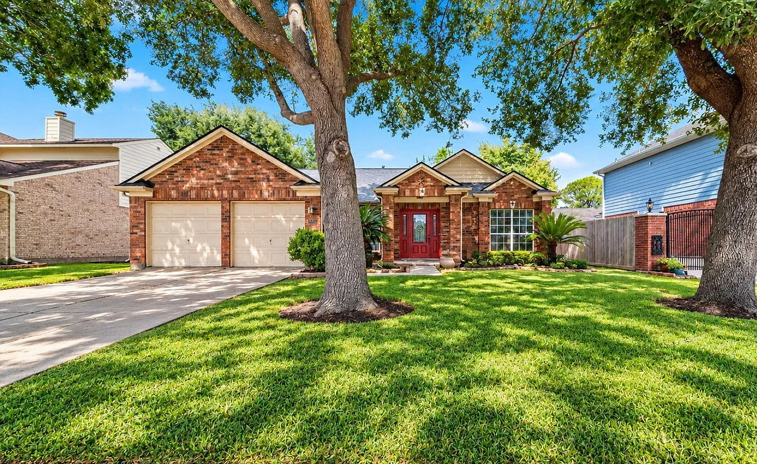 3 bed, 2.0 bath, 2102 sqft, $2,200 — Photo 1