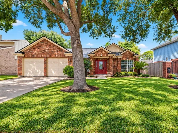 7035 Redwood Falls Dr, Pasadena, TX 77505