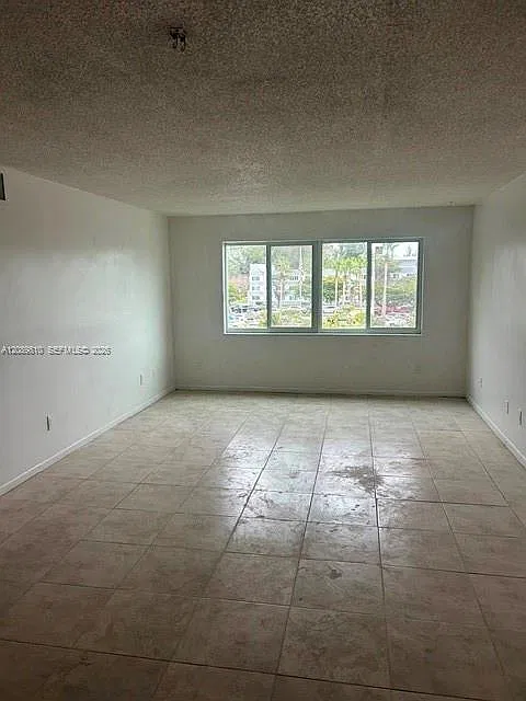 Naranja Lakes Condo No 5 — Photo 2